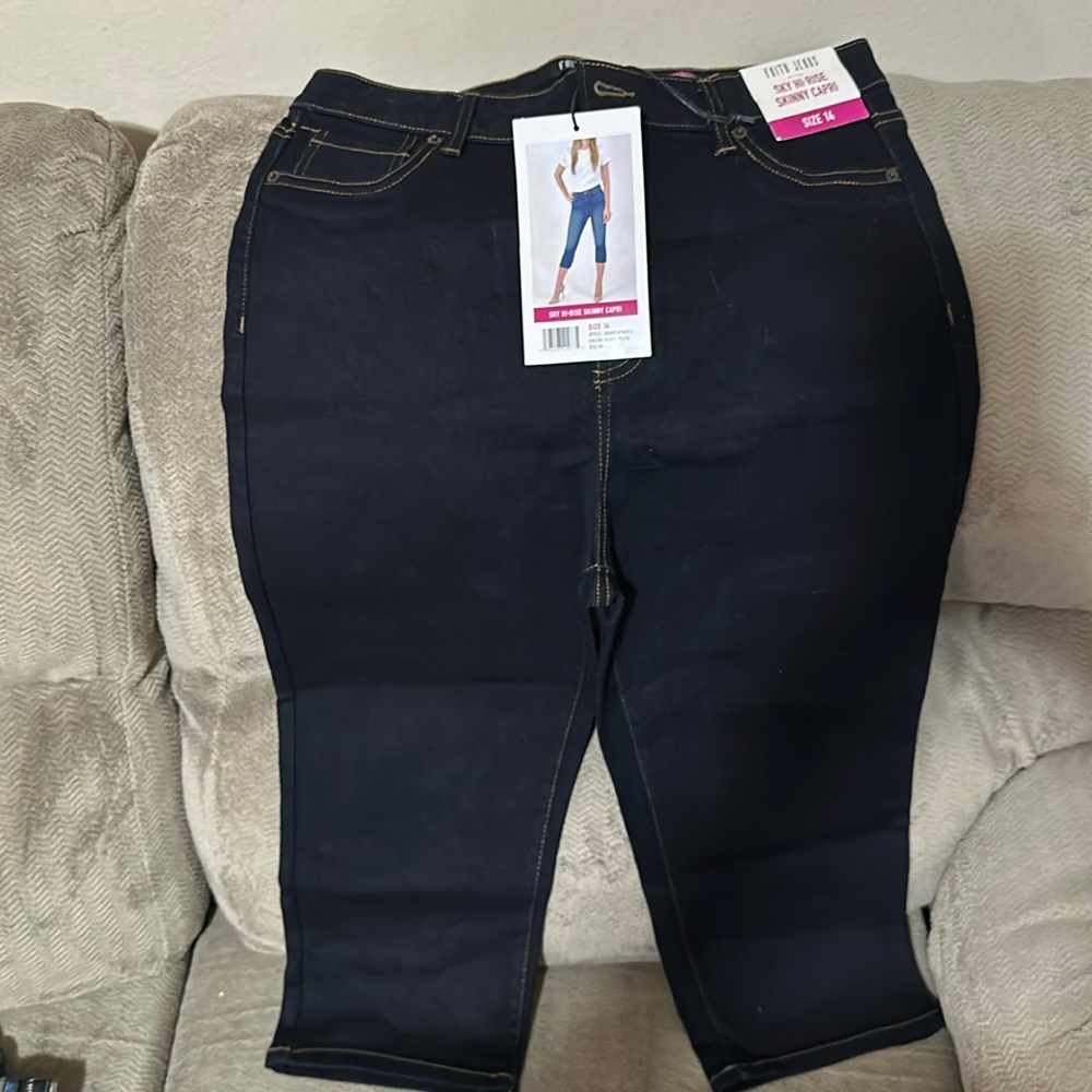Faith jeans - sky -high-rise skinny capri Brand New Woman’s size 14